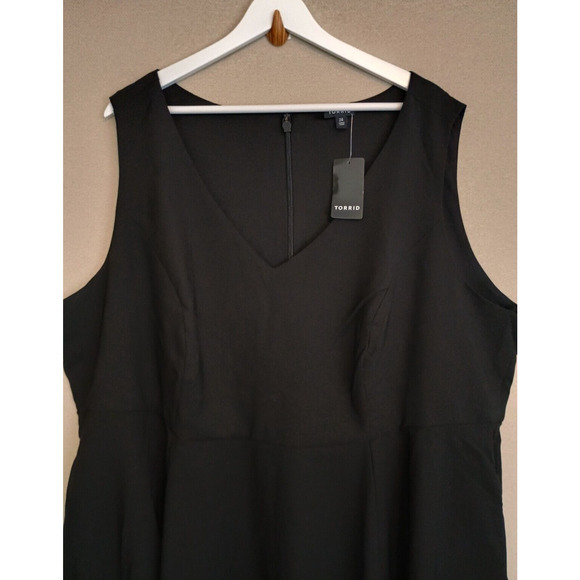 Torrid Dress Women 24 Black At The Knee Studio Refined Crepe Skater Babydoll New - Picture 4 of 8